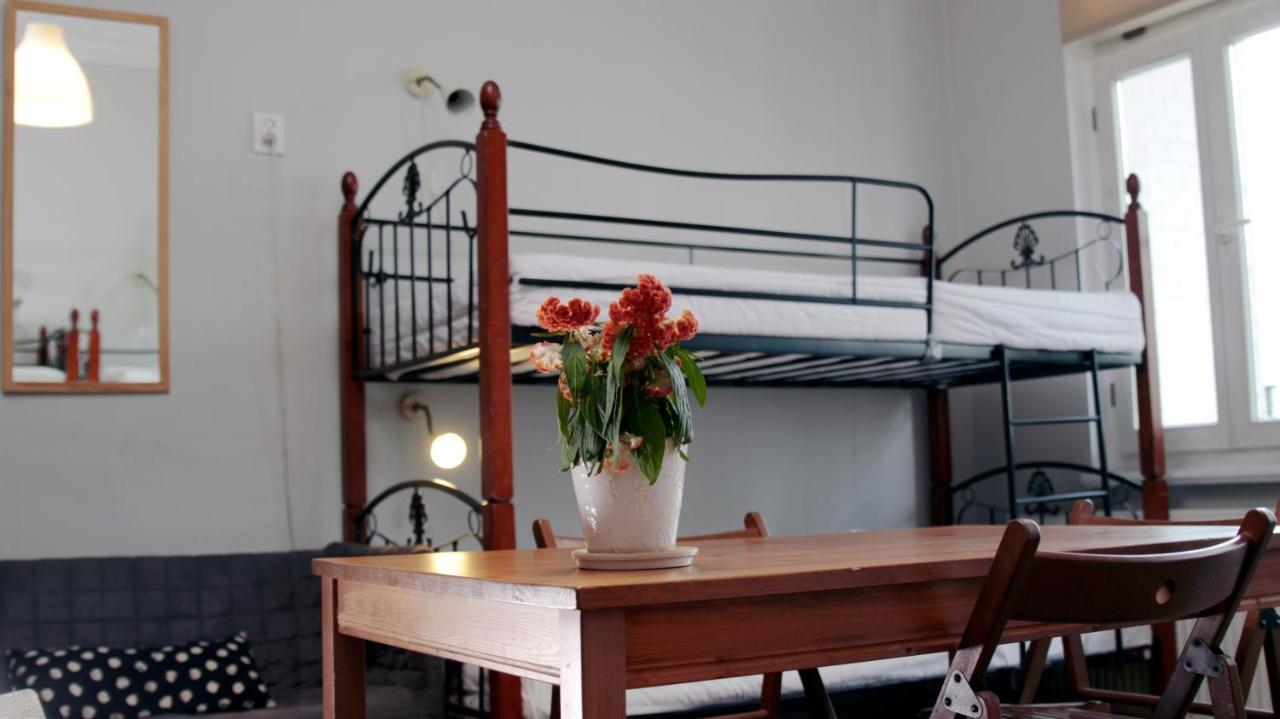 Pit Stop Hostel Познань Экстерьер фото