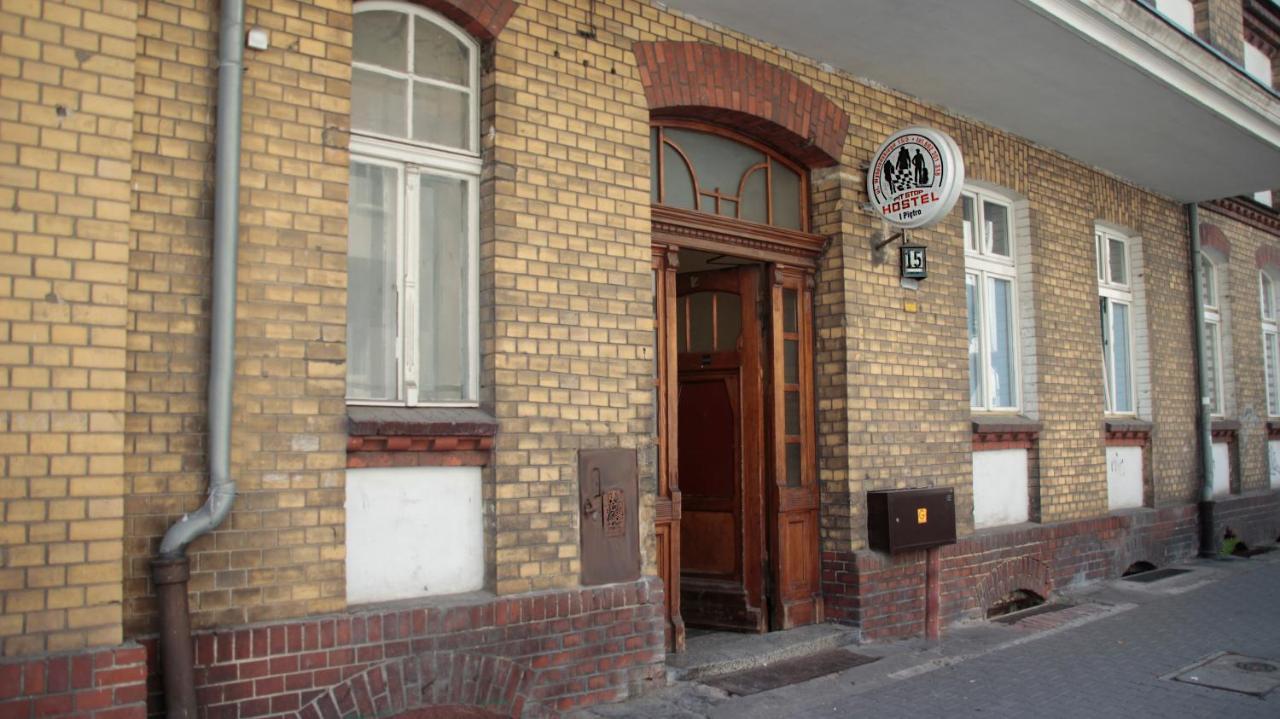 Pit Stop Hostel Познань Экстерьер фото