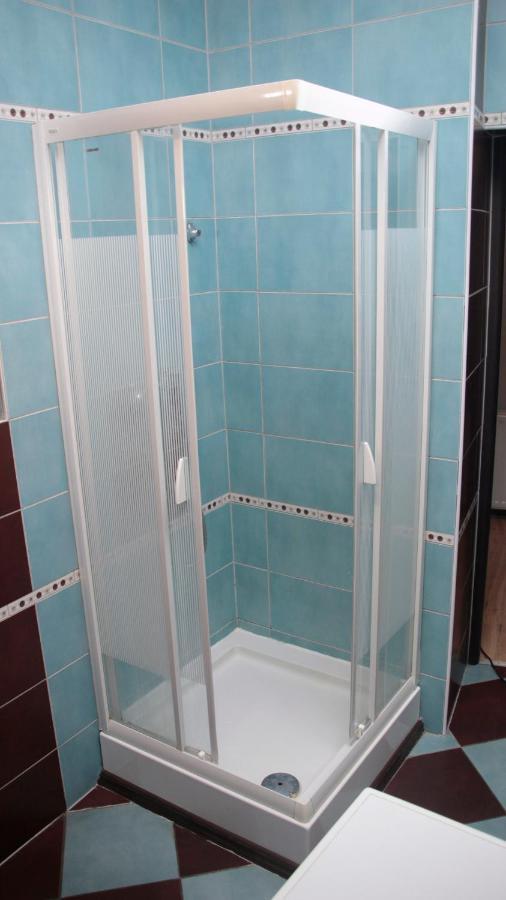 Pit Stop Hostel Познань Экстерьер фото